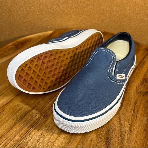 Vans Other - Vans
Slip on classic
Brand new
